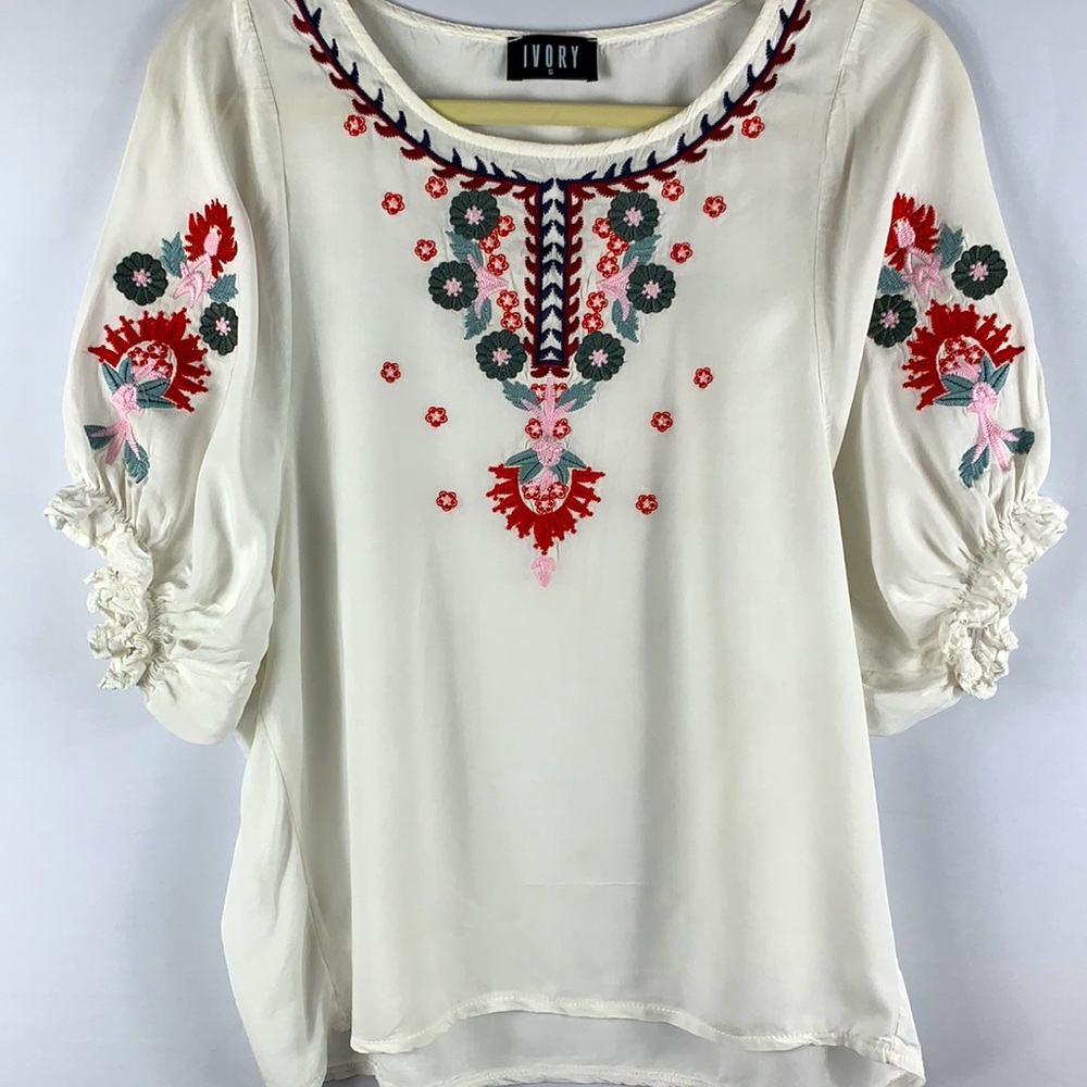 Peasant Style Embroidered Short Sleeve Blouse